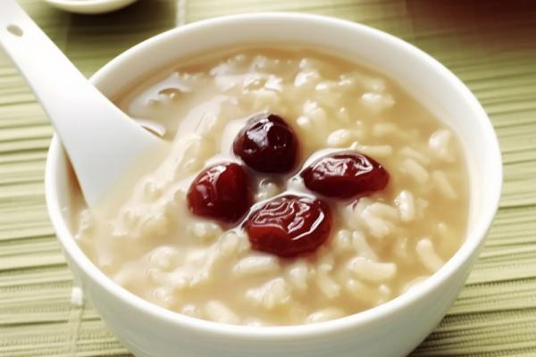 紅棗怎么吃不上火還祛濕 紅棗不上火還祛濕該如何吃-易網(wǎng)<a href=http://m.henggaotouzi.com/ target=_blank class=infotextkey>健康養(yǎng)生</a>網(wǎng) 紅棗怎么吃不上火還祛濕 紅棗不上火還祛濕該如何吃