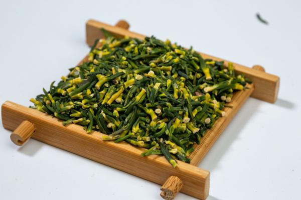 蓮子心和菊花能一起泡水喝嗎 菊花麥冬蓮子心泡水喝的功效-易網(wǎng)健康<a href=http://m.henggaotouzi.com/jkys/ target=_blank class=infotextkey>養(yǎng)生</a>網(wǎng) 蓮子心和菊花能一起泡水喝嗎 菊花麥冬蓮子心泡水喝的功效