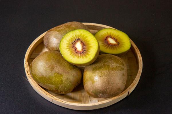 紅心獼猴桃是熱性還是涼性 紅心獼猴桃吃多了會(huì)上火嗎