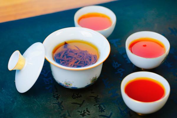 濕氣重的人喝紅茶可以祛濕氣嗎 喝紅茶會(huì)增加體內(nèi)濕氣嗎