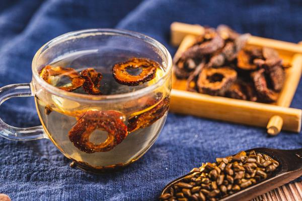 山楂片和什么泡水最適合 山楂和什么一起煮水喝健脾胃