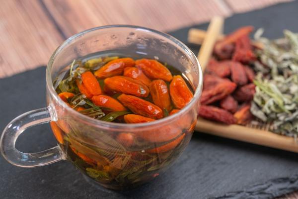 吃枸杞子會(huì)引起肝火旺盛嗎 吃枸杞上火是陰虛還是陽(yáng)虛-易網(wǎng)<a href=http://m.henggaotouzi.com/ target=_blank class=infotextkey>健康養(yǎng)生</a>網(wǎng) 吃枸杞子會(huì)引起肝火旺盛嗎 吃枸杞上火是陰虛還是陽(yáng)虛