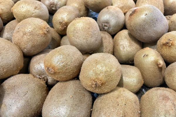 獼猴桃中間的芯能不能吃 獼猴桃中間的芯是什么