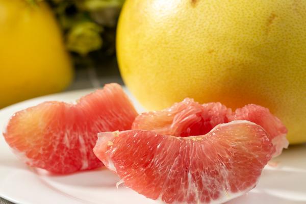 高血壓能不能吃柚子-易網<a href=http://m.henggaotouzi.com/ target=_blank class=infotextkey>健康養生</a>網 高血壓能不能吃柚子