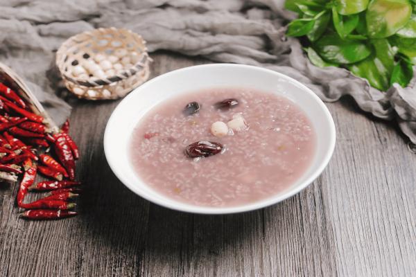 補(bǔ)血八寶粥有哪些材料