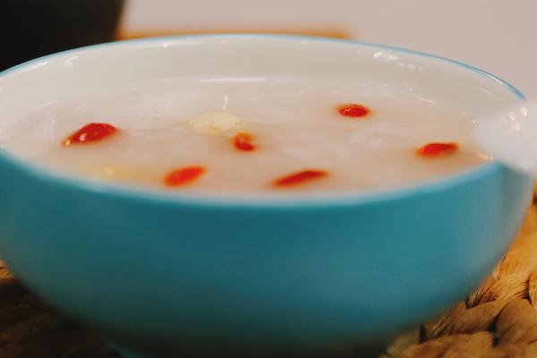 白果的功效與作用、禁忌和食用方法-易網健康養生網 白果的功效與作用、禁忌和食用方法