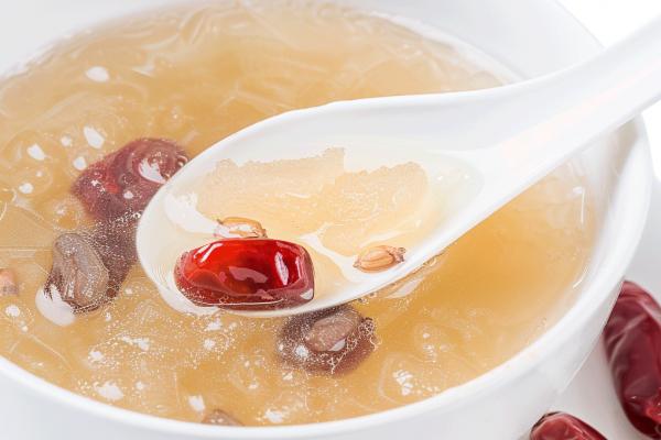 來月經(jīng)能不能吃燕窩