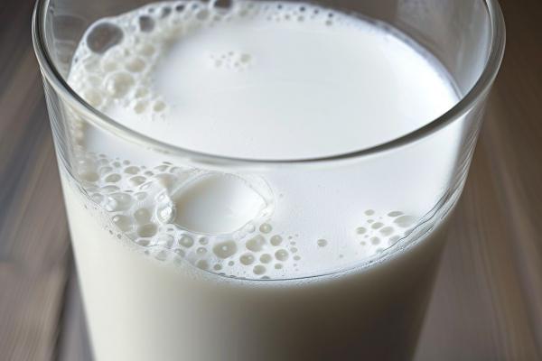 牛初乳的功效與作用、禁忌和食用方法