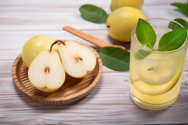 雪梨的功效與作用、禁忌和食用方法-易網(wǎng)<a href=http://m.henggaotouzi.com/ target=_blank class=infotextkey>健康養(yǎng)生</a>網(wǎng) 雪梨的功效與作用、禁忌和食用方法