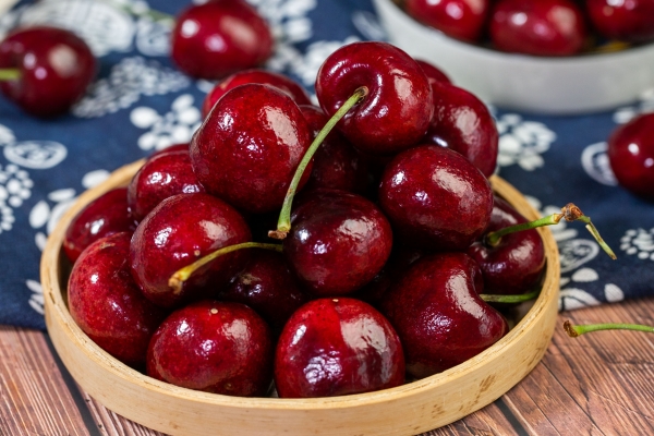 車厘子對皮膚的保養效果如何-易網健康養生網 車厘子對皮膚的保養效果如何