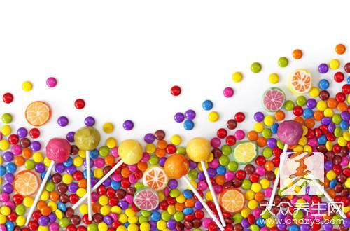 愛(ài)她就給她最酥軟最渴望的“花樣kiss” 愛(ài)她就給她最酥軟最渴望的“花樣kiss”