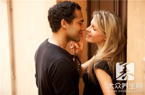 男女在“起飛”前這準(zhǔn)備必不可少 