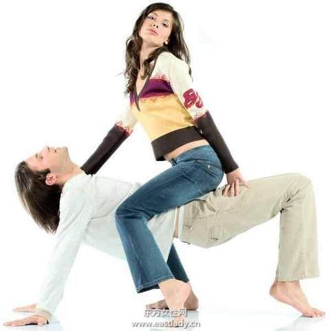 15張真人做愛姿勢示范圖片大全 總有一種適合你-易網健康養生網 15張真人做愛姿勢示范圖片大全 總有一種適合你