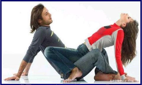 15張真人做愛姿勢示范圖片大全 總有一種適合你-易網健康養生網 15張真人做愛姿勢示范圖片大全 總有一種適合你