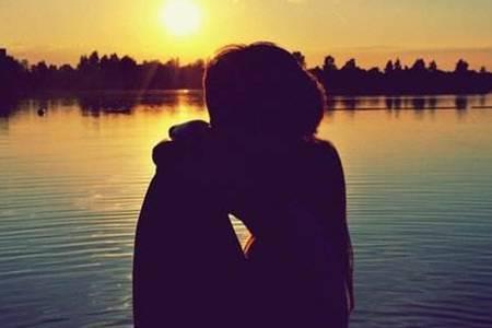 接吻的時候會有口臭嗎？接吻的時候心跳加速說明什么？