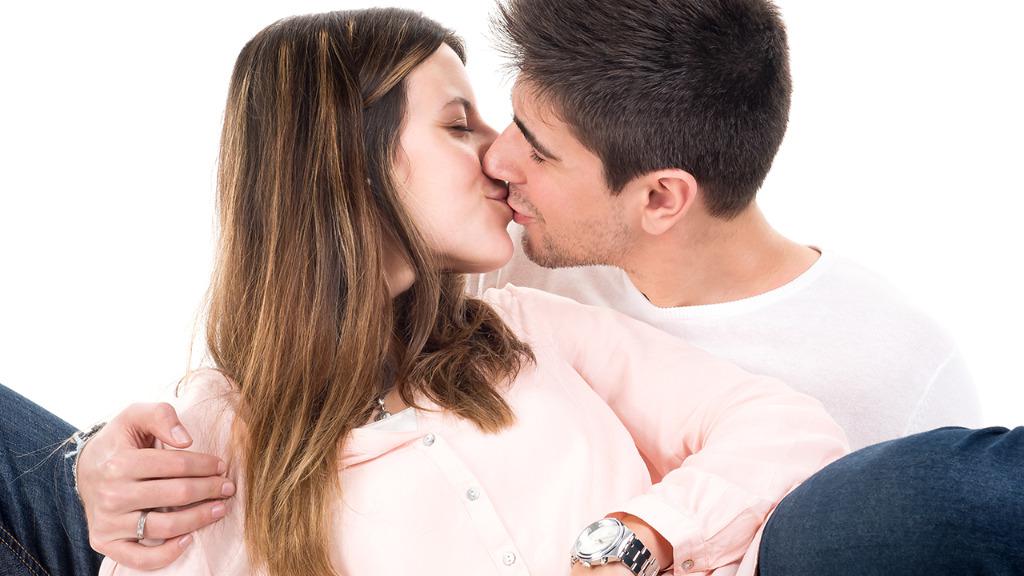 秋天性生活需要注意哪些事項 如何健康的性生活-易網健康<a href=http://m.henggaotouzi.com/jkys/ target=_blank class=infotextkey>養生</a>網 秋天性生活需要注意哪些事項 如何健康的性生活