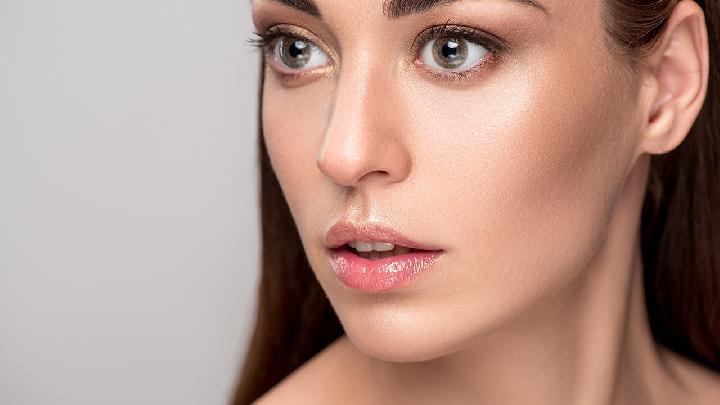 經(jīng)期嗓音會(huì)變得嘶啞渾厚怎么回事？月經(jīng)期間如何保護(hù)嗓子