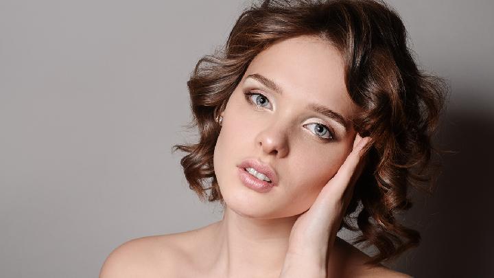 女人健康排在第一位 月經期間喝什么最好-易網健康<a href=http://m.henggaotouzi.com/jkys/ target=_blank class=infotextkey>養生</a>網 女人健康排在第一位 月經期間喝什么最好