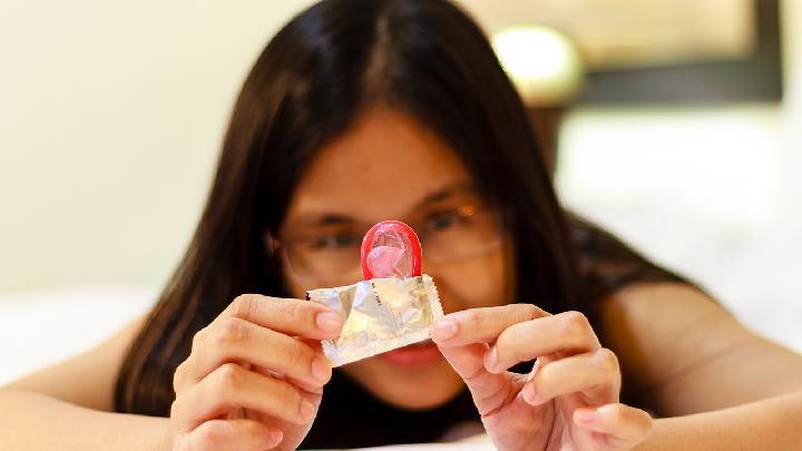 使用避孕套前9大檢查不能缺少 正確使用安全套的細節