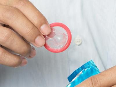 經常吃避孕藥會讓胸變小嗎 導致乳房變小的4個真正原因