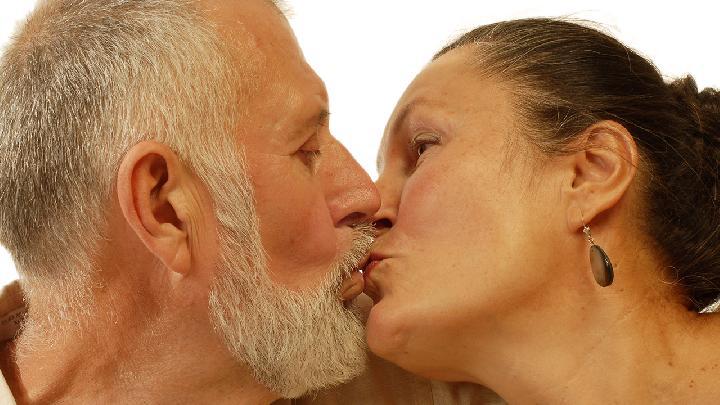 性愛中男人該怎么運動 男性必學的性生活進出技巧