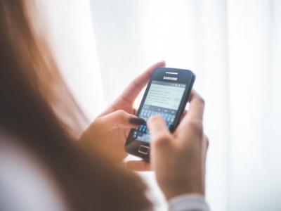 如何插入女人聊天話題呢？怎么和女生聊天?