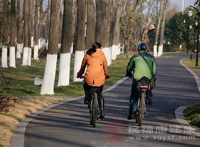 健身的好處 這些運動在家也可以做