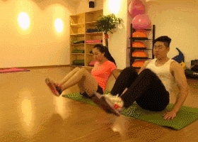 9個(gè)動(dòng)作10分鐘暴汗燃脂！沒強(qiáng)度的減肥都是瞎扯淡