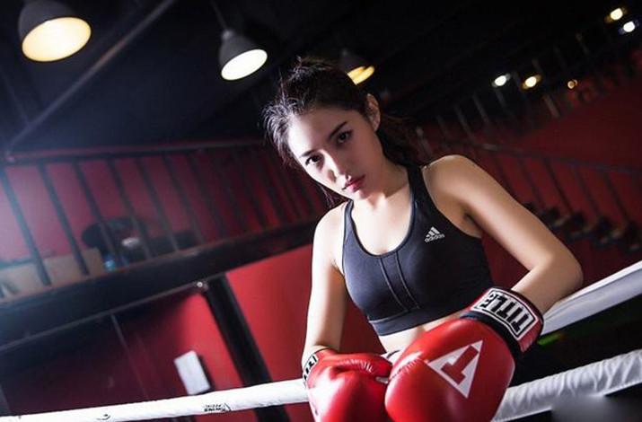 SNH48戴萌健身房曬腹肌，軟萌女神到霸氣總攻的蛻變之路