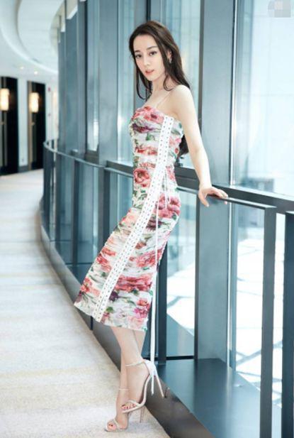 迪麗熱巴的蝴蝶臀PK張天愛的健身臀，誰更勝一籌？