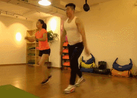 9個(gè)動(dòng)作10分鐘暴汗燃脂！沒強(qiáng)度的減肥都是瞎扯淡