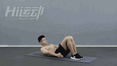 不僅有亞洲嬌小臉蛋還有歐美豐腴身材，堅持健身從胖妞變女神