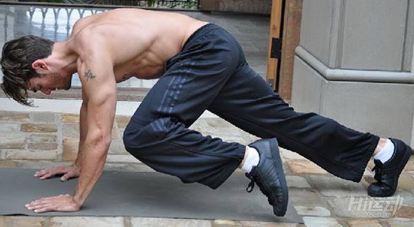 9個(gè)動(dòng)作10分鐘暴汗燃脂！沒強(qiáng)度的減肥都是瞎扯淡