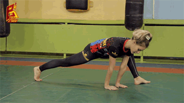 防止跑步肌肉腿！9個動作3分鐘跑完拉伸塑形美腿