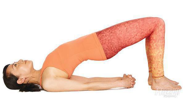 每天一式學瑜伽：橋式！改善月經不適