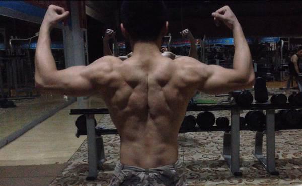 80斤瘦弱男生鍛煉變男神的增肌故事