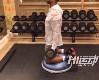 為了拍攝《黑豹》，男2號瘋狂增肌練身材，風頭蓋過男主