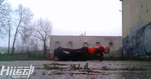 不用器械4年徒手健身！小伙從瘦“鵪鶉”到“肌霸”完美蛻變！