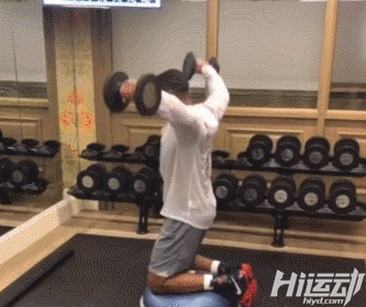 為了拍攝《黑豹》，男2號瘋狂增肌練身材，風頭蓋過男主