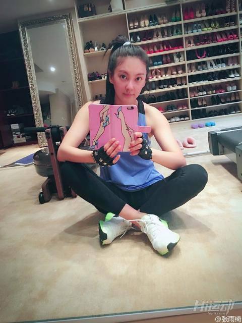 離婚后張雨綺變健身狂人 秀豐臀美腿