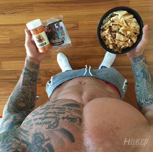 這位一秒大肚腩變腹肌的帥哥！一日五餐都吃些什么？