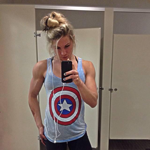 健身天后 身材秒殺都市白領男