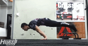 不用器械4年徒手健身！小伙從瘦“鵪鶉”到“肌霸”完美蛻變！