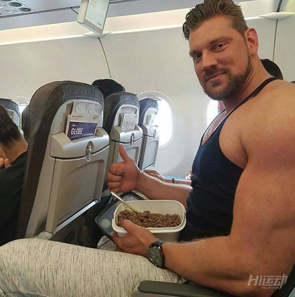 高個子健身本來就難！還因漏斗胸自斷10根肋骨治療