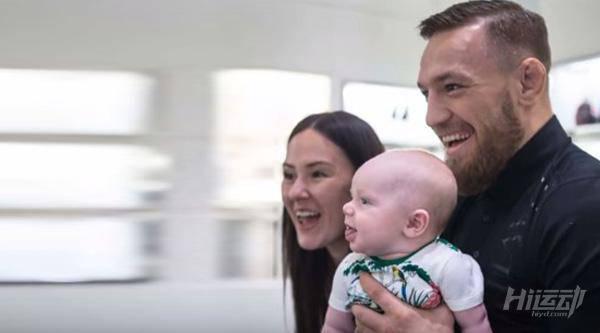 一個(gè)修理工靠女友養(yǎng)活幾年：苦練拳擊，冠軍金腰帶拿到手軟