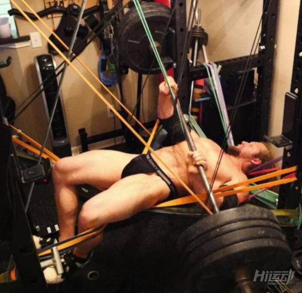 滿腦子都是騷操作！健身界的一股泥石流