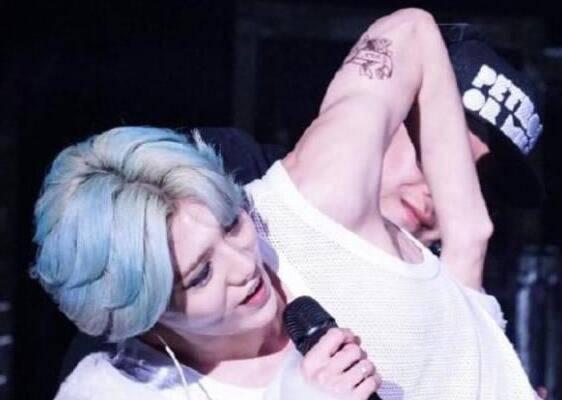 鹿晗出道這四年的肌肉成長史