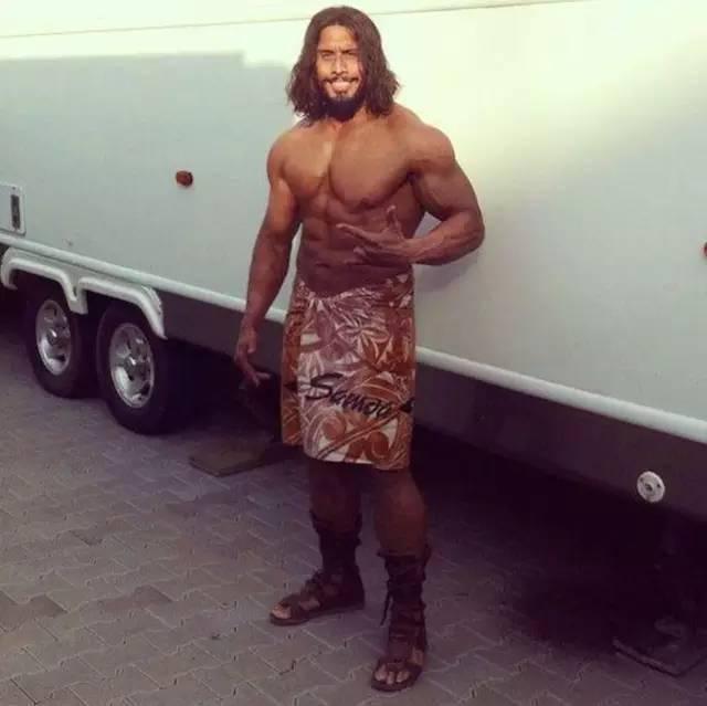 巨石強森電影替身 比強森更帥更壯