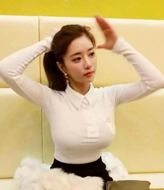 韓國J罩杯女主播 胸太大健身尷尬