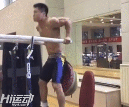 被國外媒體稱為“舉起世界的男人”！一次次刷新老外對力量的認知